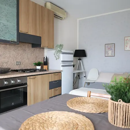 Erny 9 By Al Apartman Sirmione